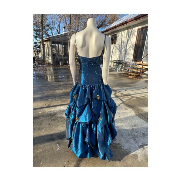 Bella Formals Satin Iridescent Blue Grad Dress Prom Fit & Flare Embellished Gold - Picture 13 of 16